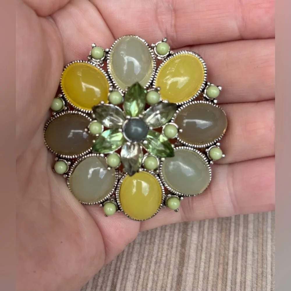 Vintage Brooch Lot of 10 – 1970s–1990s Enamel, Glass, Pearl & Marcasite Pins